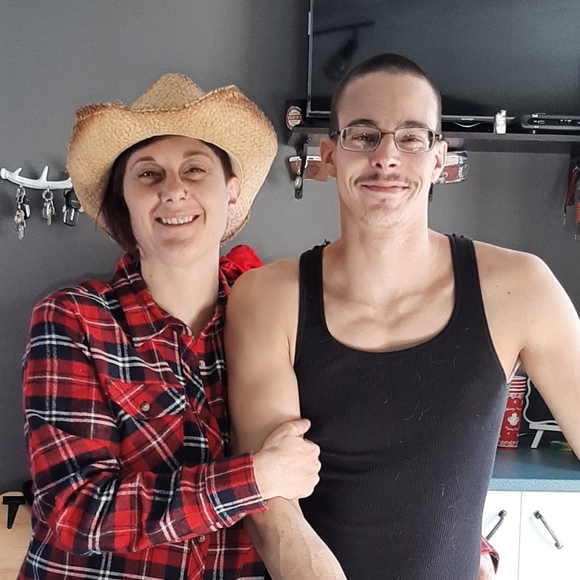 Meet your Posher, Dawn - Picture 1 of 1